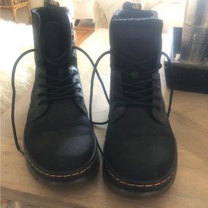 Dr Martens Combs canvas boots